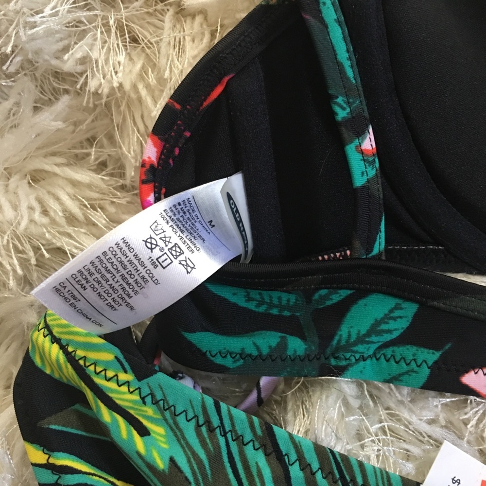 NWT - medium 2 piece bikini (old navy) - Picture 3 of 3